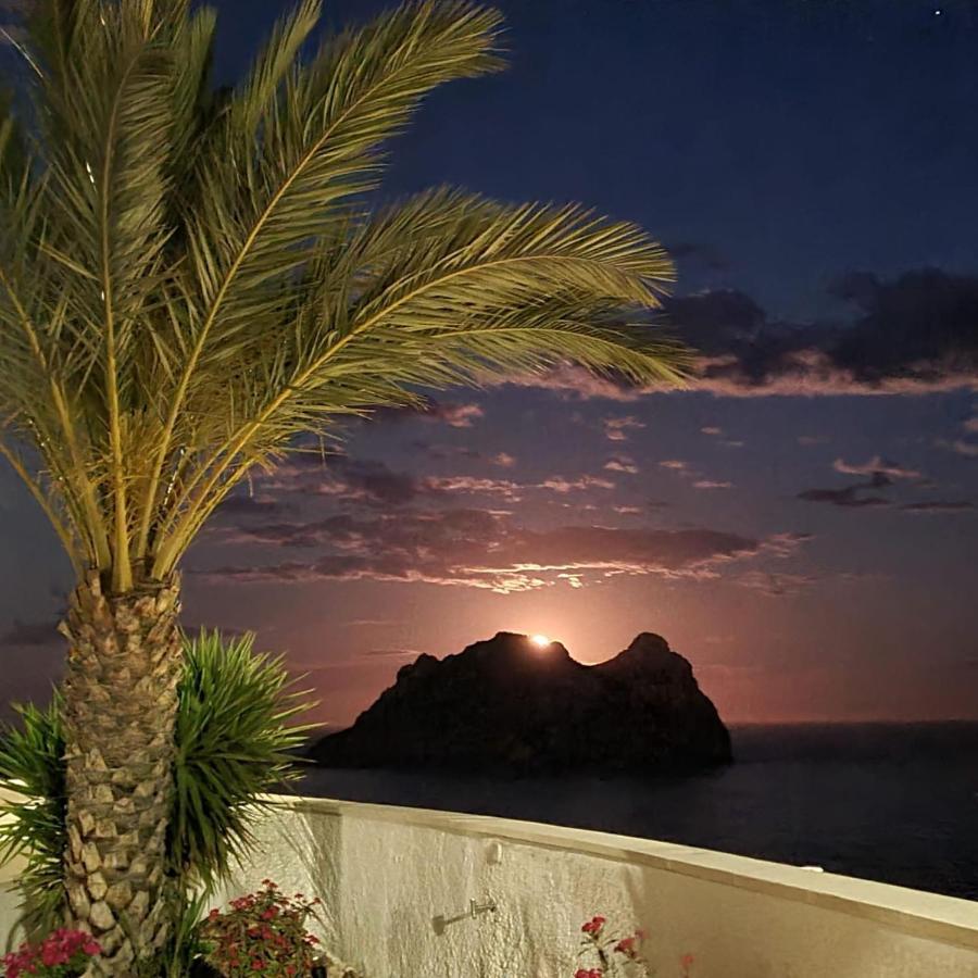 Los Geraneos Águilas Buitenkant foto